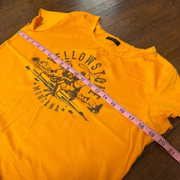 Yellowstone Montana Graphic Crop Top Ruby & Lace Western Tee - Picture 6 of 6